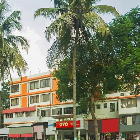 Flagship 4387 Hotel Theem Plaaza Nashik Esterno foto