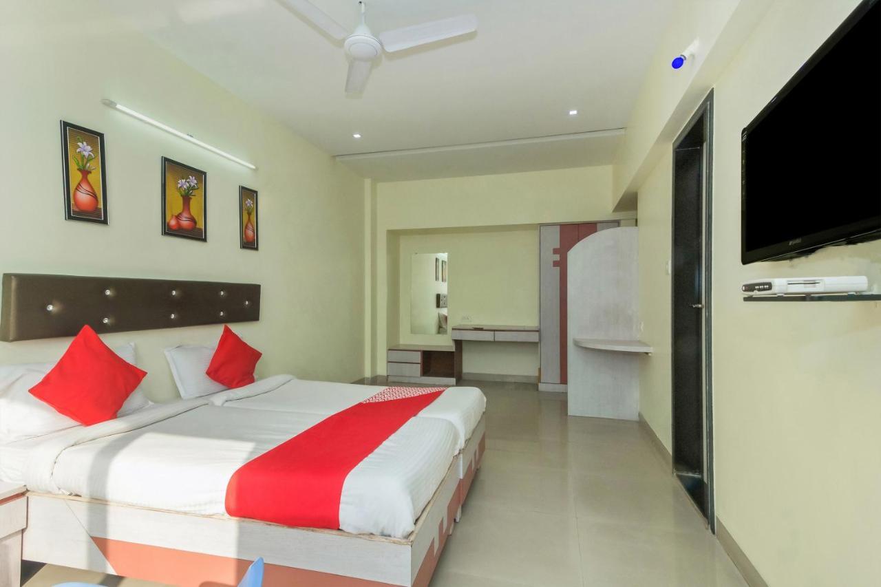 Flagship 4387 Hotel Theem Plaaza Nashik Esterno foto