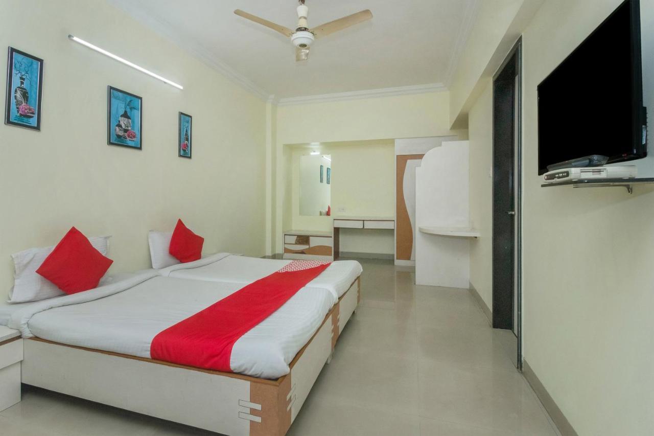Flagship 4387 Hotel Theem Plaaza Nashik Esterno foto