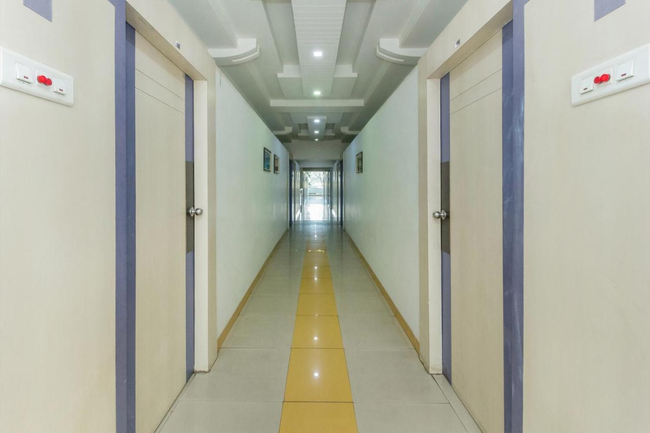 Flagship 4387 Hotel Theem Plaaza Nashik Esterno foto
