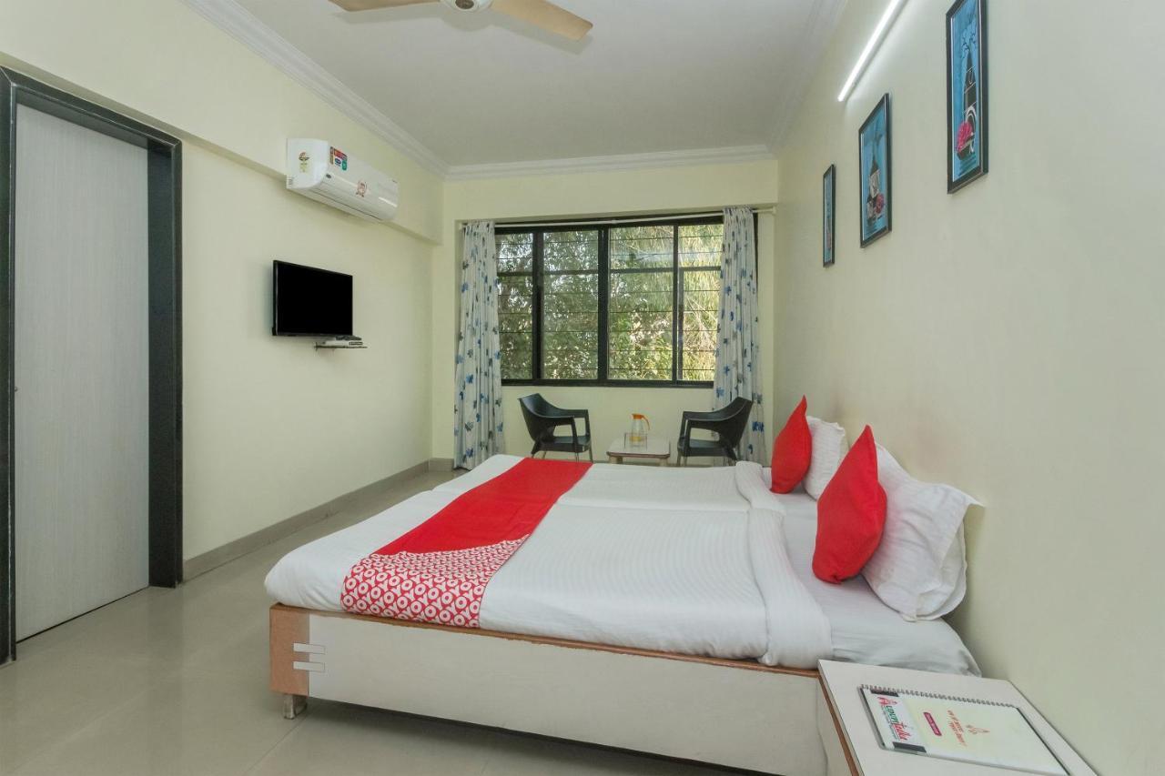 Flagship 4387 Hotel Theem Plaaza Nashik Esterno foto